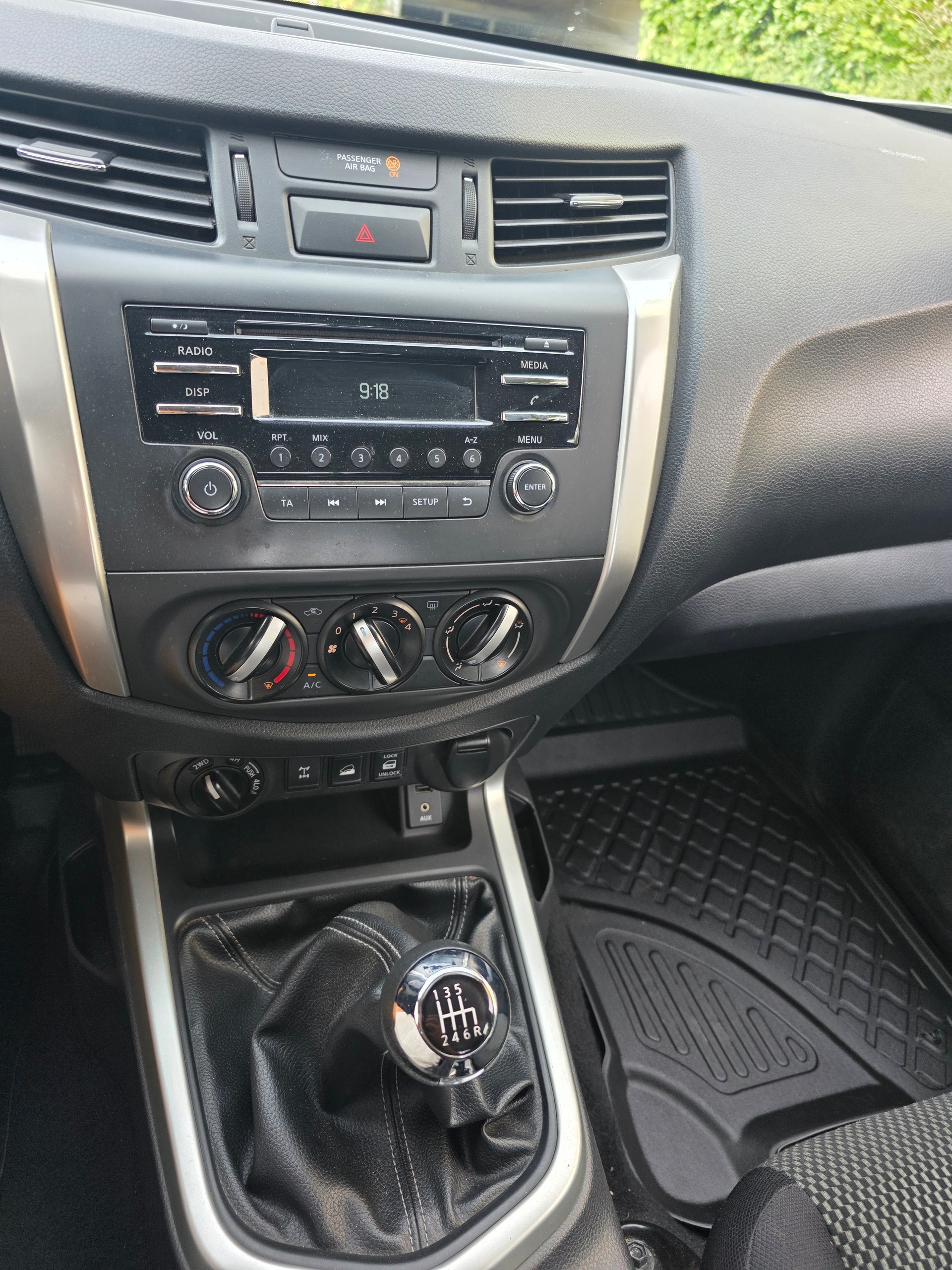 NISSAN Navara Double Cab Visia 2.3 dCi 4WD-image-11