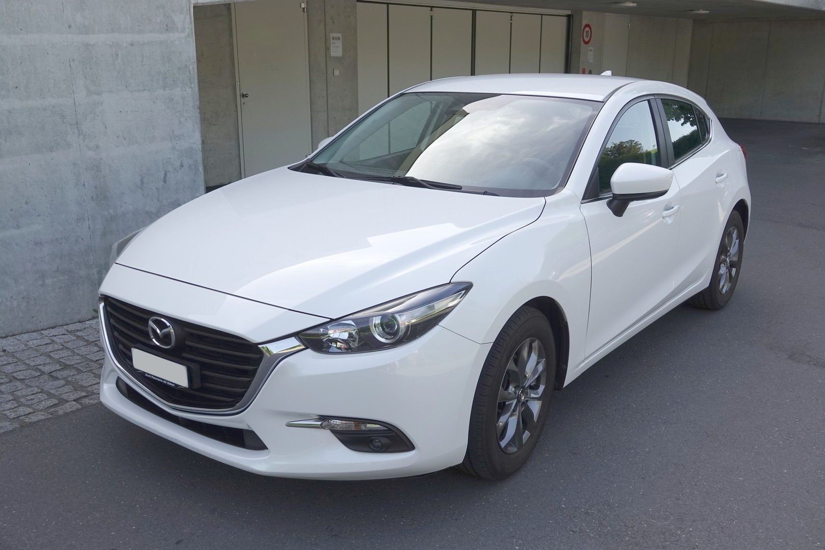 MAZDA 3 SKYACTIV-G 120 Ambition-image-0