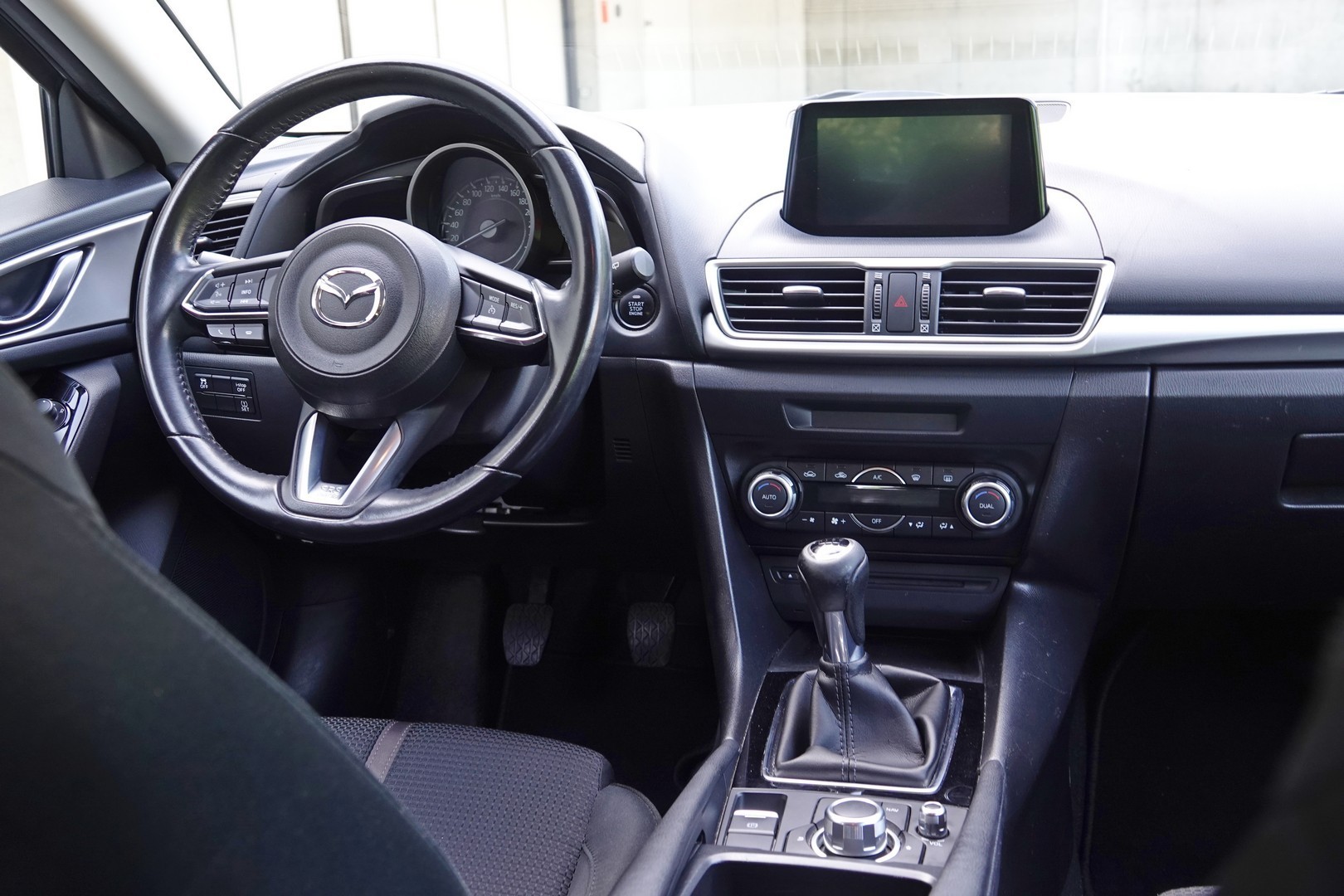 MAZDA 3 SKYACTIV-G 120 Ambition-image-4