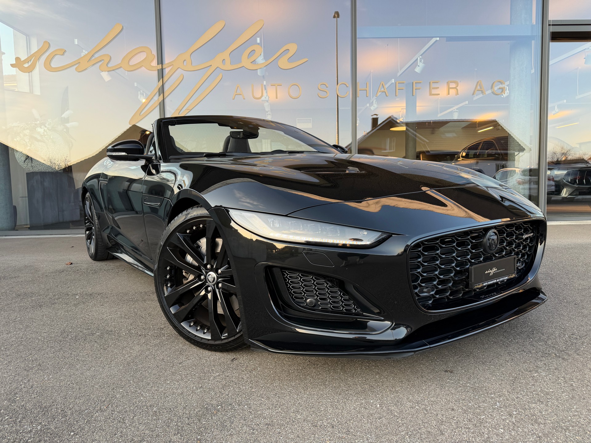 JAGUAR F-Type Convertible 2.0 I4 R-Dynamic Automatik-showroom-element-3