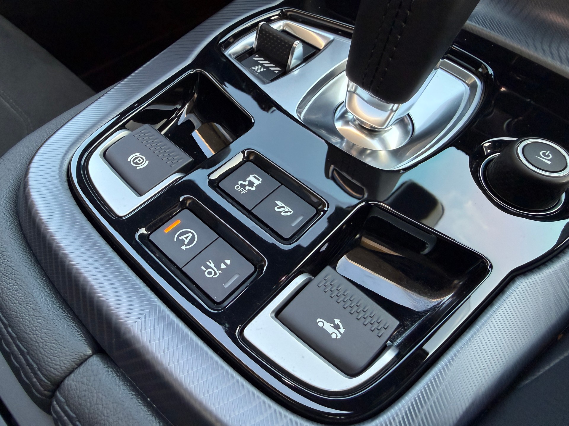 JAGUAR F-Type Convertible 2.0 I4 R-Dynamic Automatik-image-19