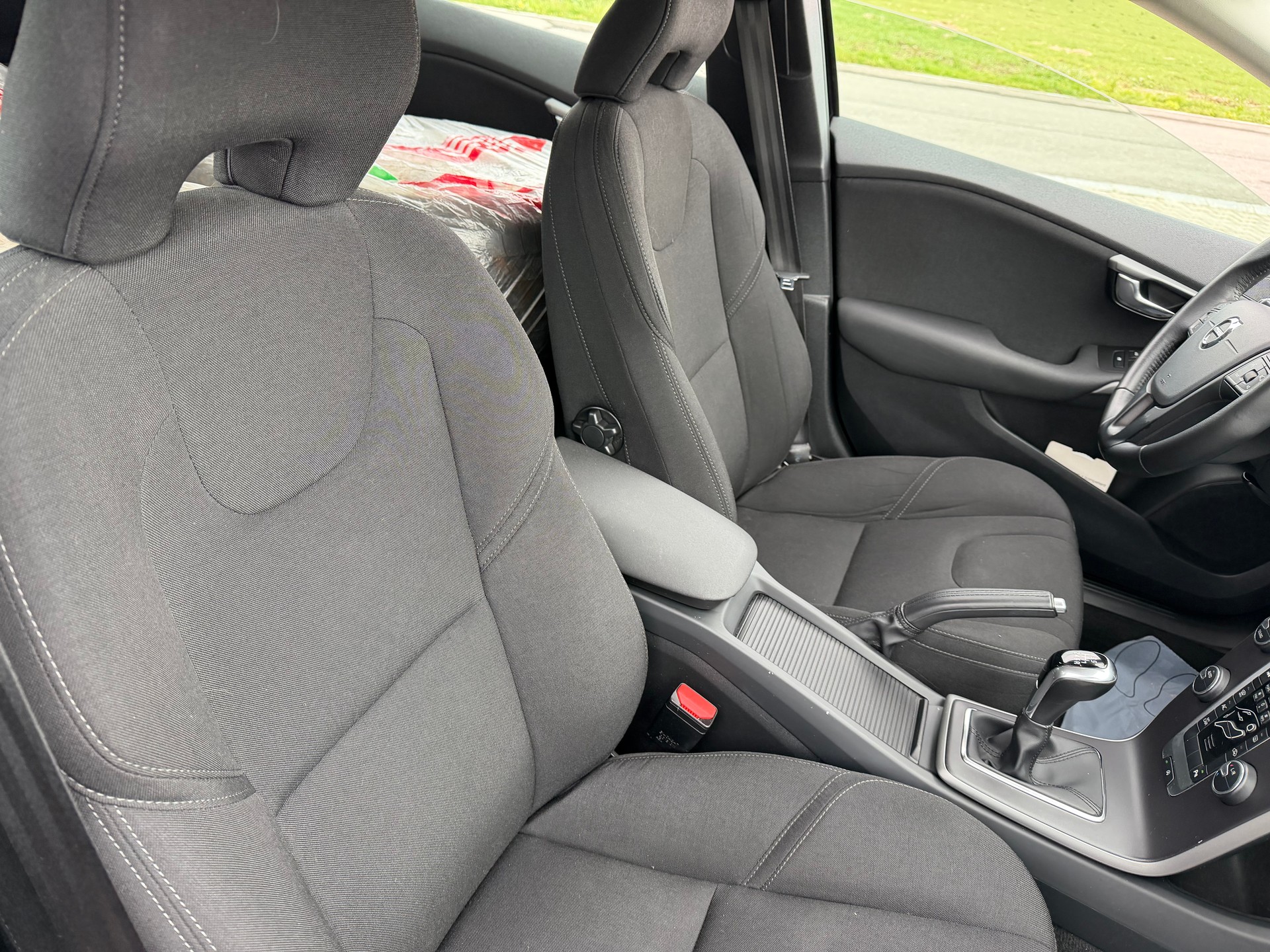 VOLVO V40 D2 Momentum-image-6