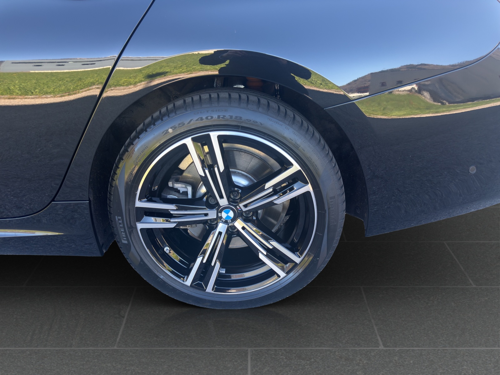 BMW 330e x DriveTouring Steptronic M Sport-image-11