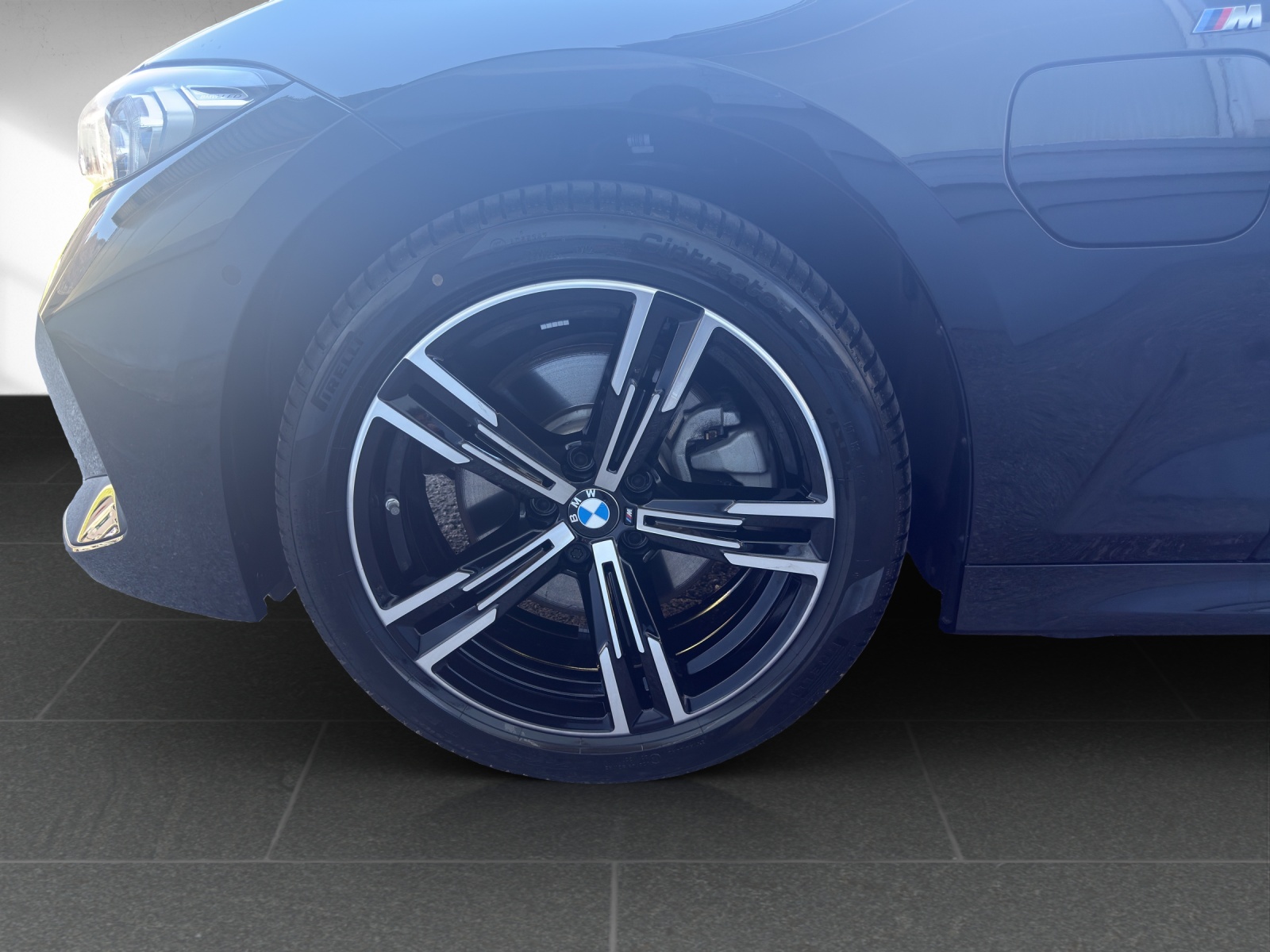 BMW 330e x DriveTouring Steptronic M Sport-image-9