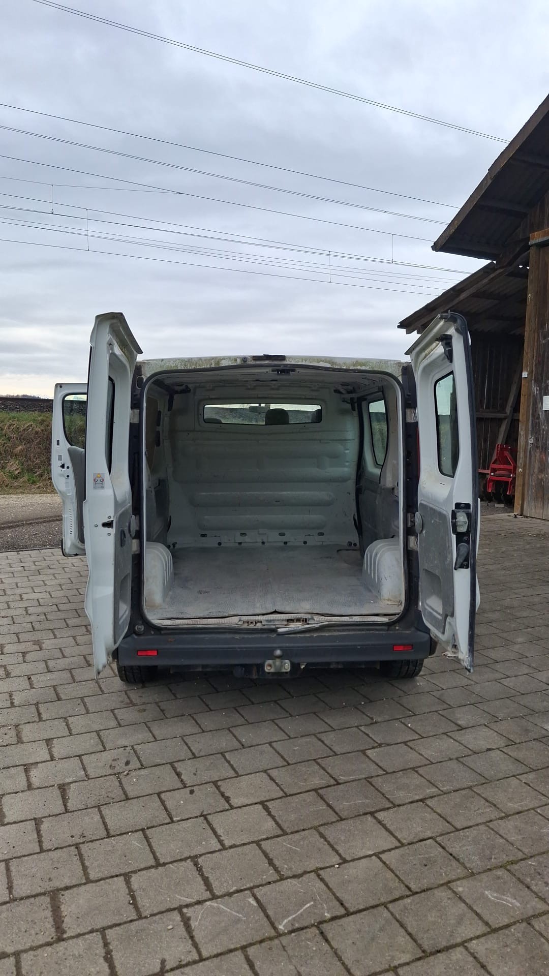 RENAULT Trafic 2.0 dCi 90 2.7t L1H1-image-9