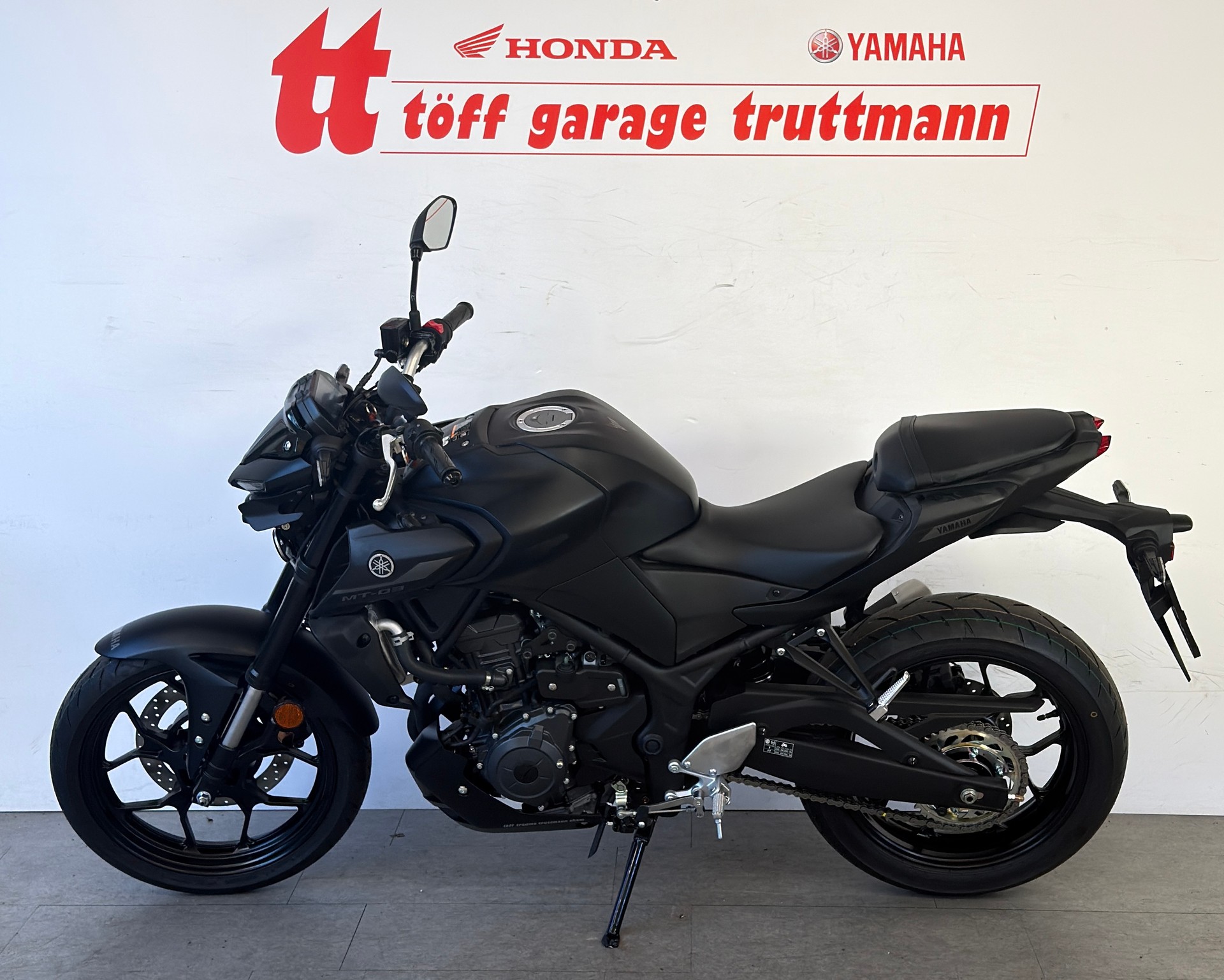 YAMAHA MT-03 ABS-showroom-element-1