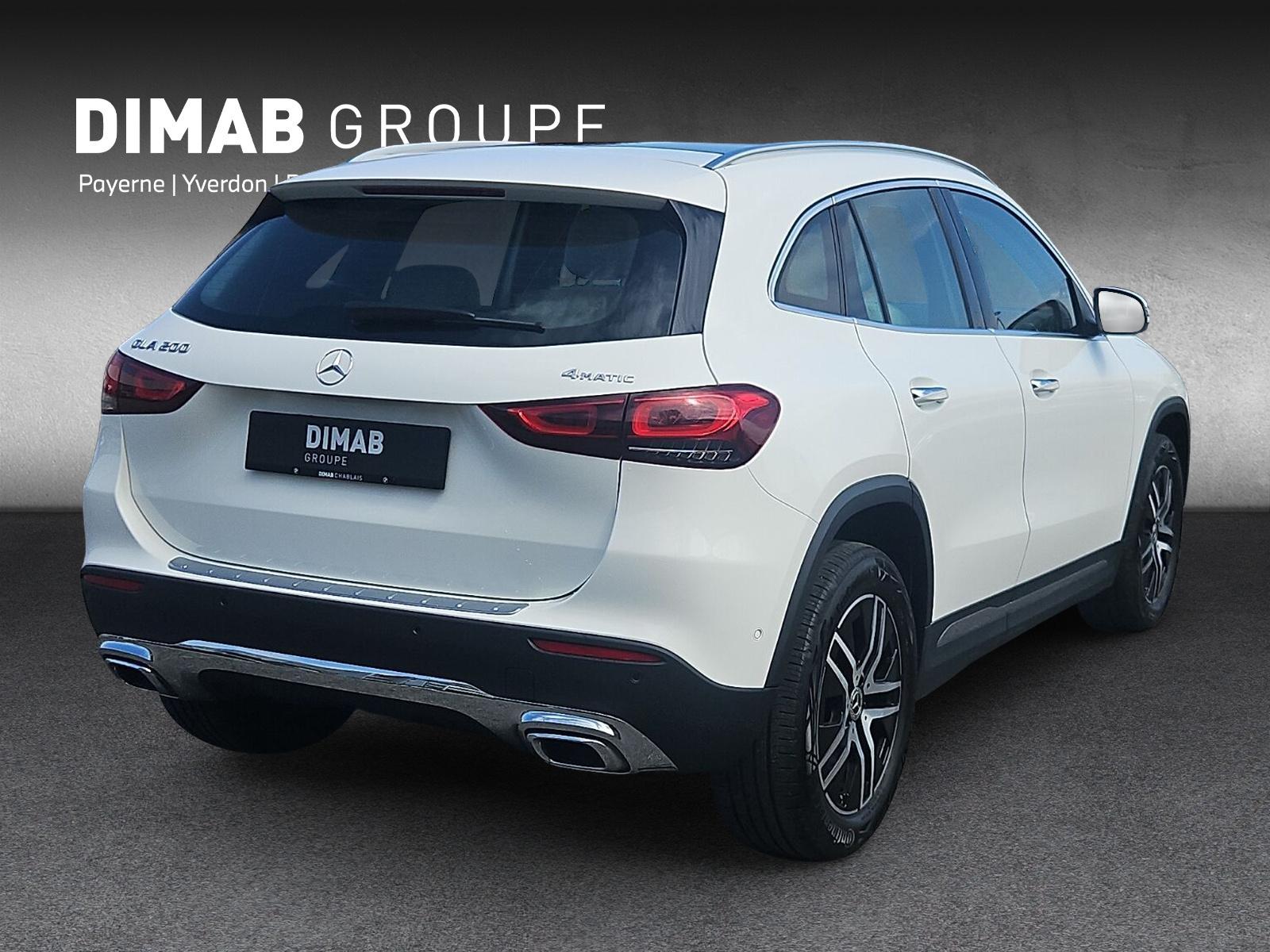 MERCEDES-BENZ GLA 200 Progressive 4matic-image-4