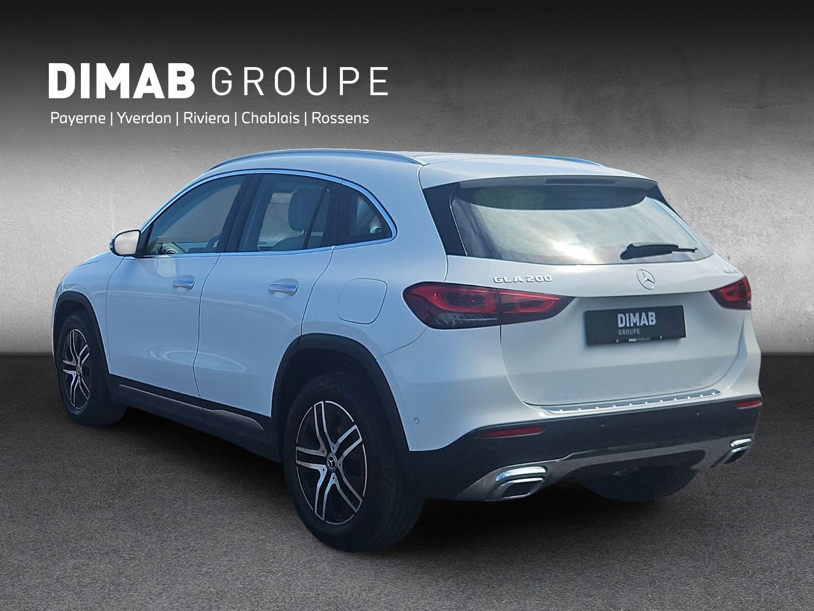 MERCEDES-BENZ GLA 200 Progressive 4matic-image-2