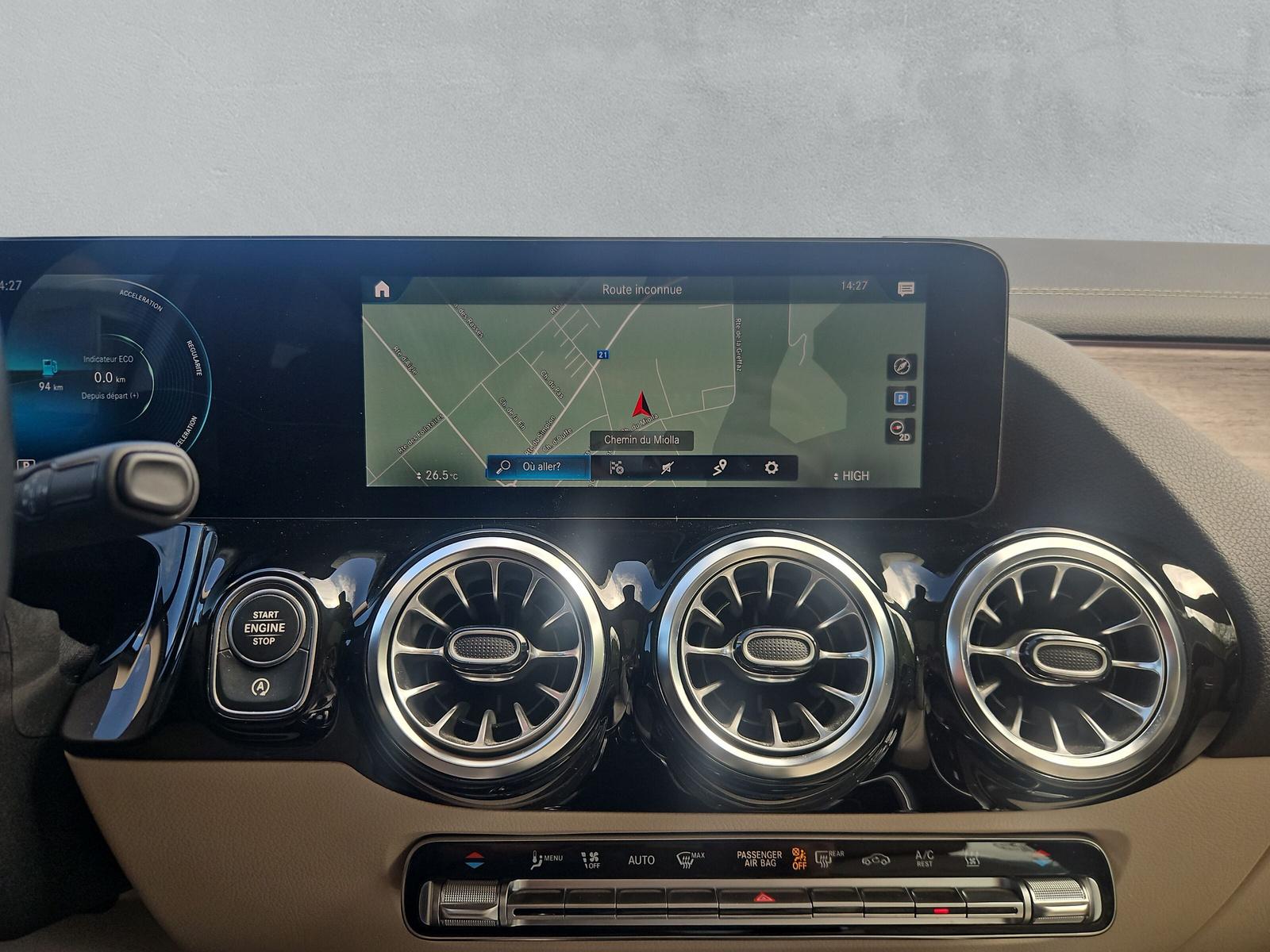 MERCEDES-BENZ GLA 200 Progressive 4matic-image-14