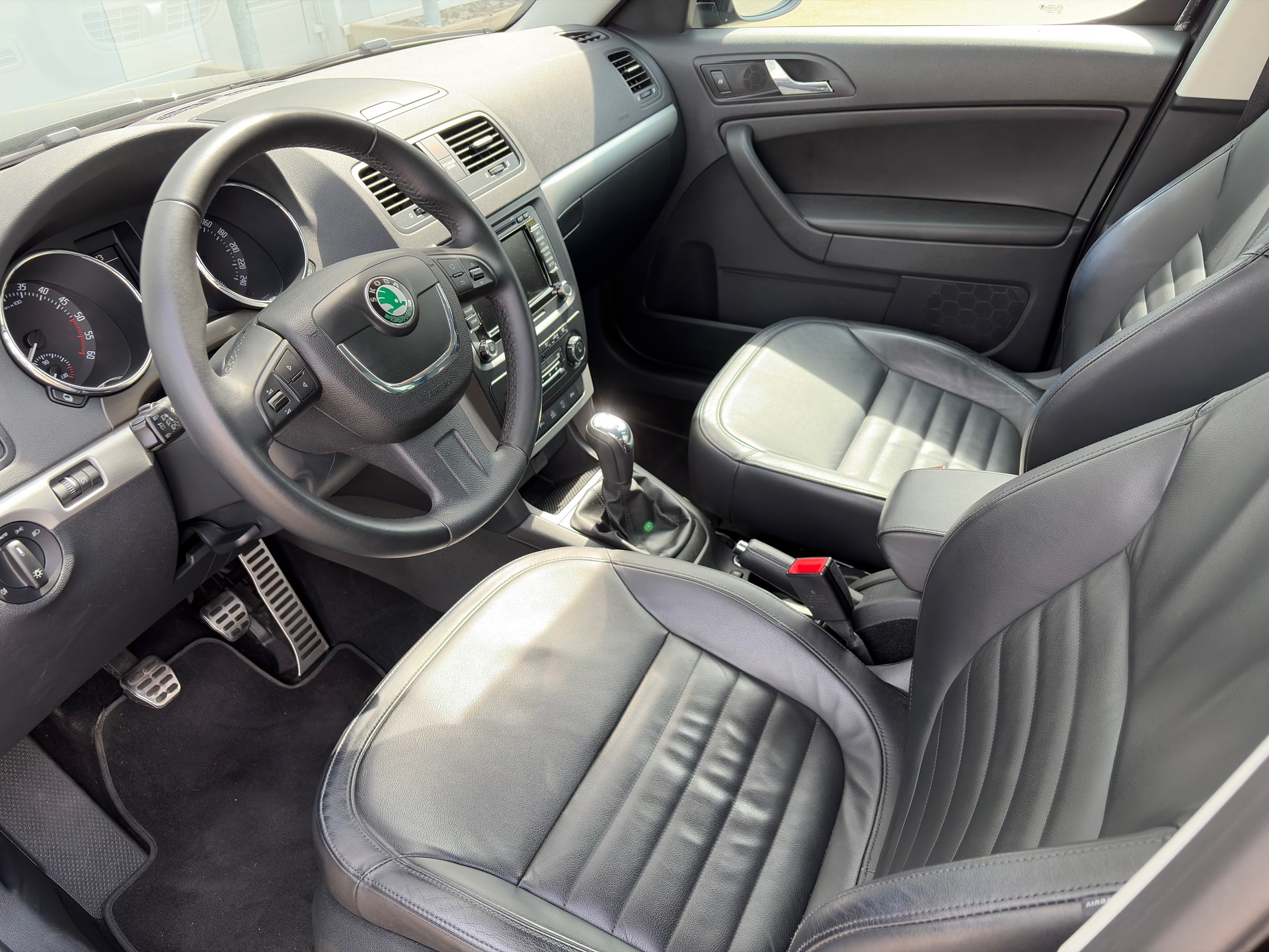 SKODA Yeti 2.0 TDI Ambition 4x4-image-8