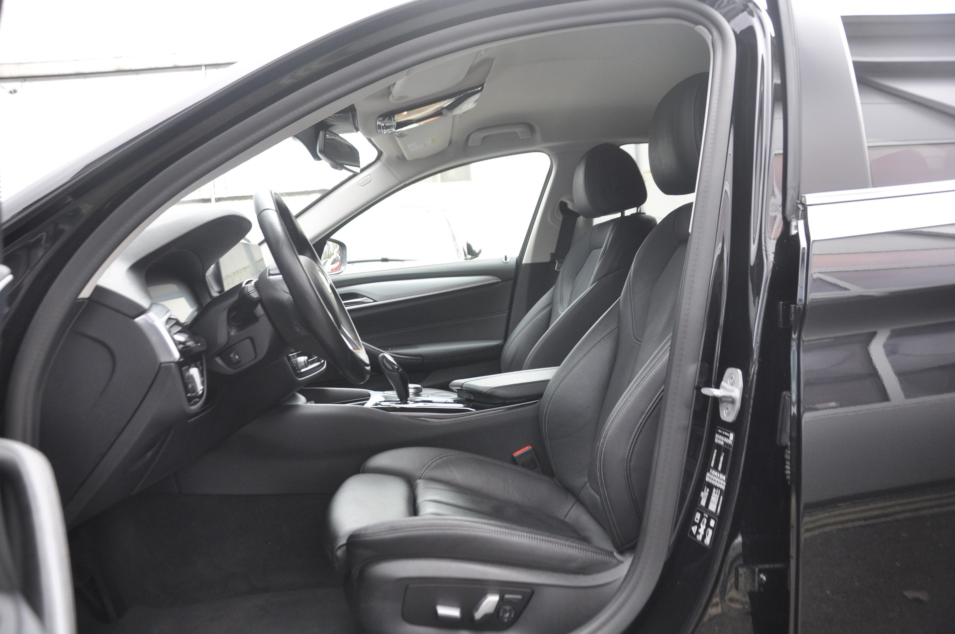 BMW 520d xDrive Touring Steptronic-image-4