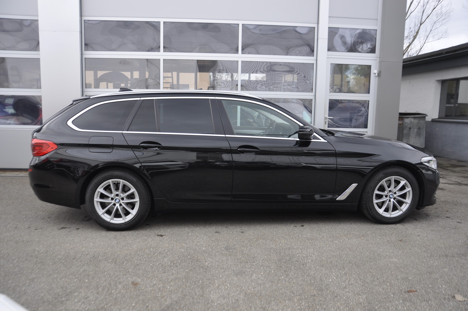 BMW 520d xDrive Touring Steptronic-image-1