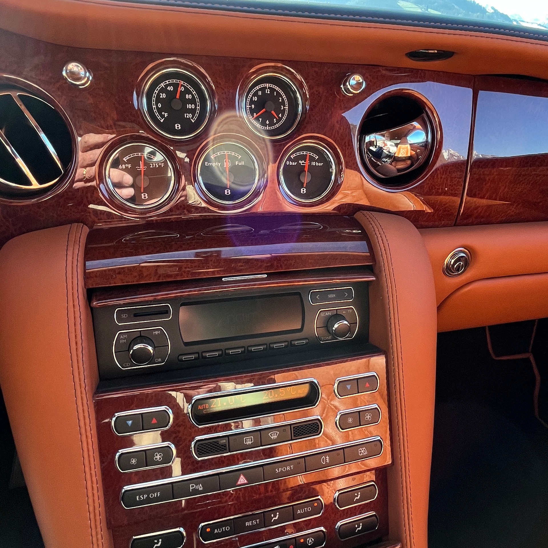 BENTLEY Brooklands-image-10