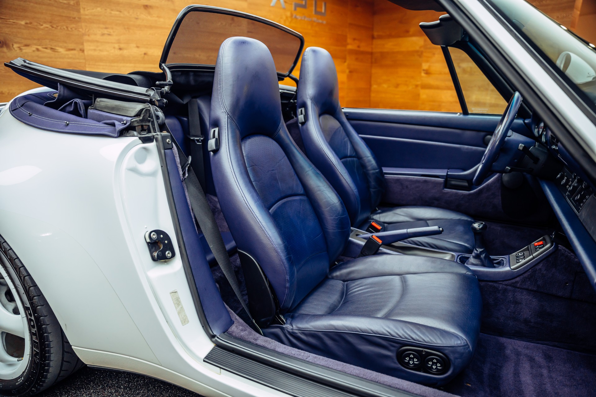 PORSCHE 911 Carrera Cabrio-image-5