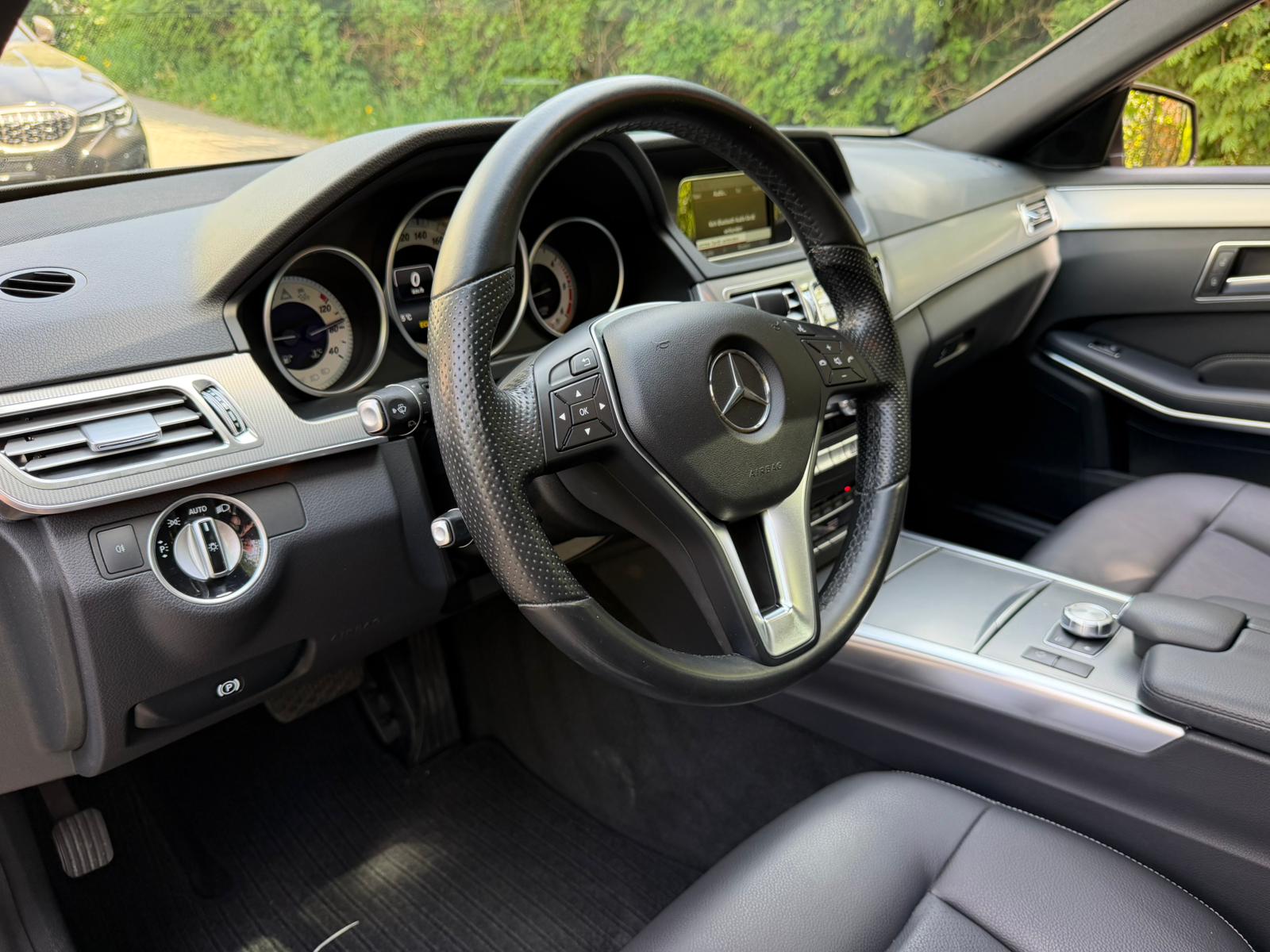 MERCEDES-BENZ E 200 BlueTEC Avantgarde 7G-Tronic-image-10
