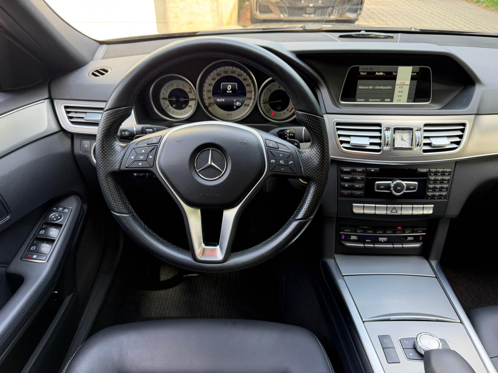 MERCEDES-BENZ E 200 BlueTEC Avantgarde 7G-Tronic-image-21