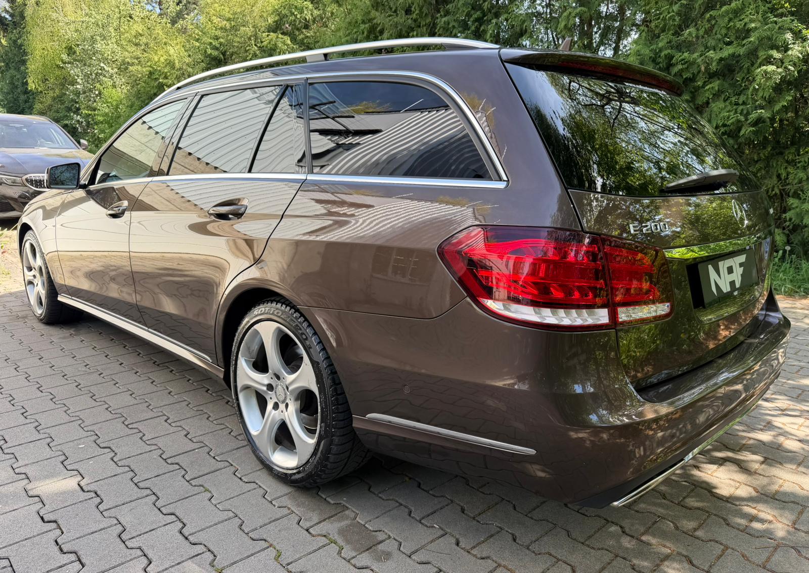 MERCEDES-BENZ E 200 BlueTEC Avantgarde 7G-Tronic-image-2