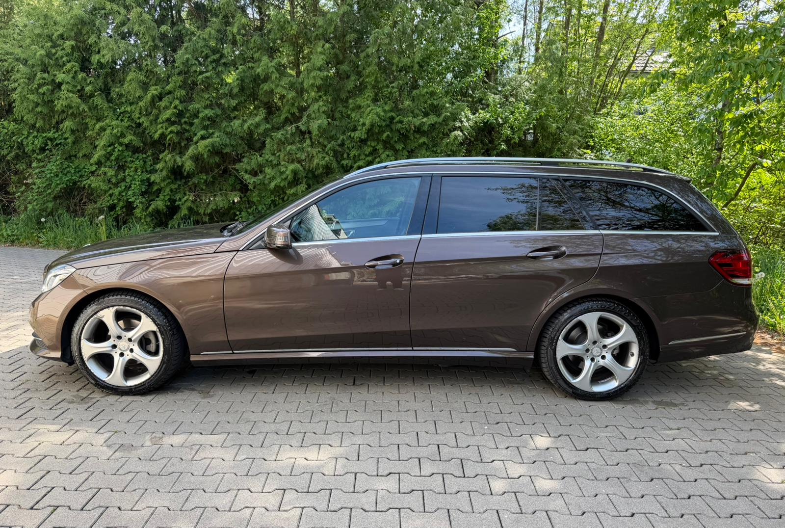 MERCEDES-BENZ E 200 BlueTEC Avantgarde 7G-Tronic-image-1