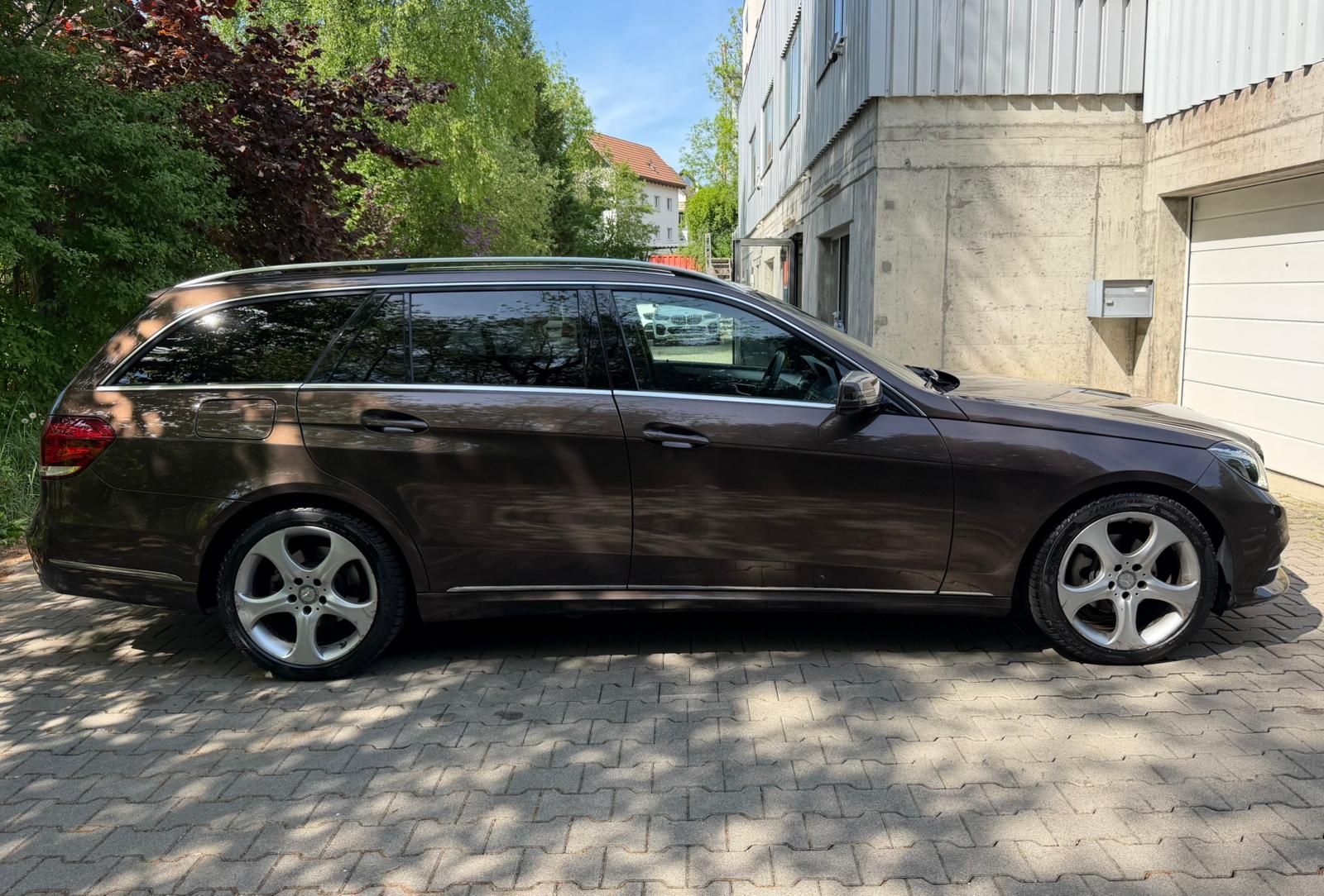 MERCEDES-BENZ E 200 BlueTEC Avantgarde 7G-Tronic-image-5