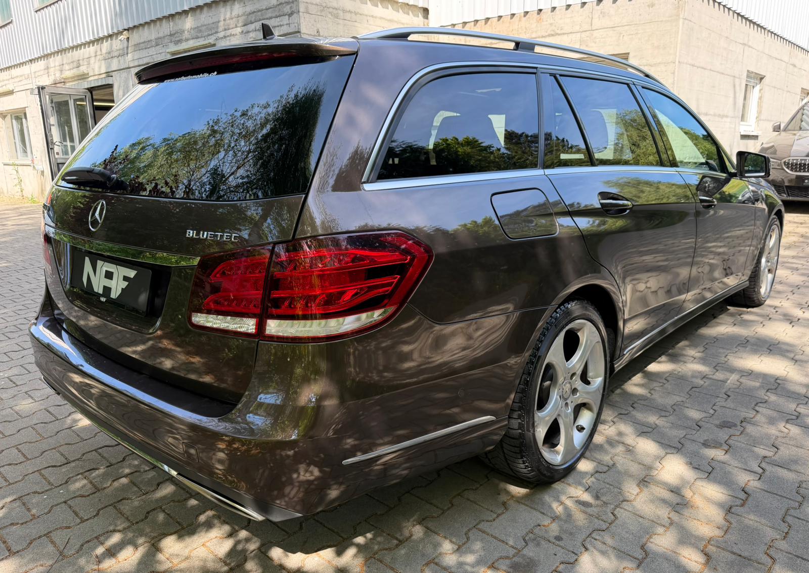 MERCEDES-BENZ E 200 BlueTEC Avantgarde 7G-Tronic-image-4