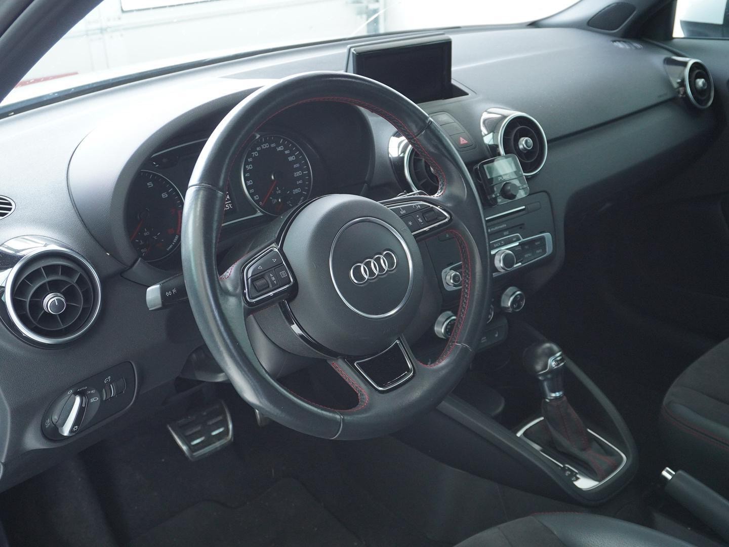 AUDI A1 1.8 TFSI Sport S-tronic-image-2