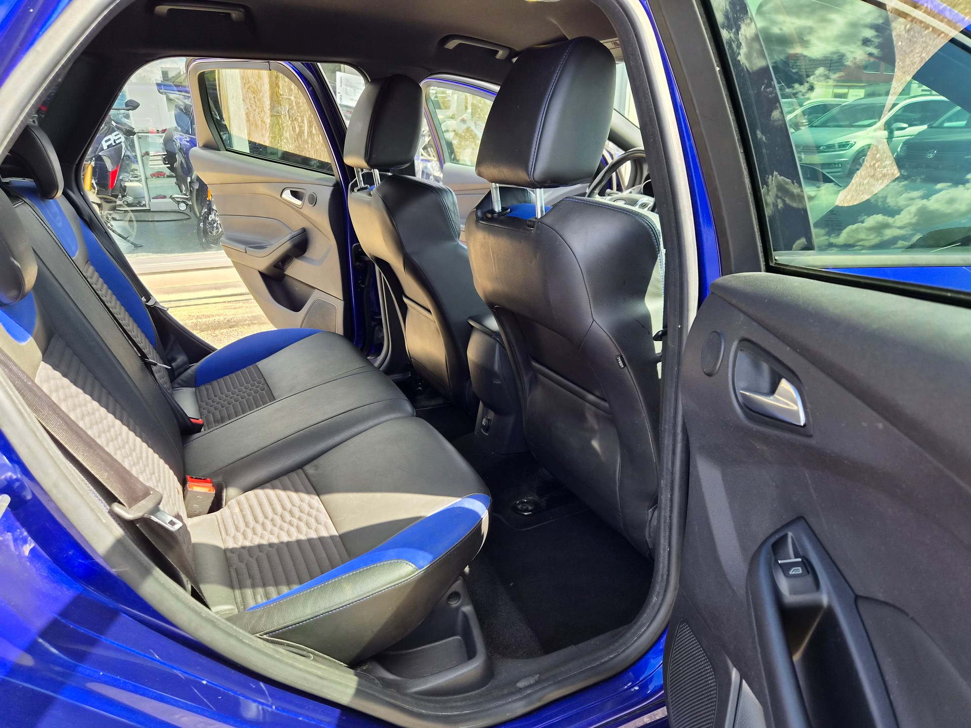 FORD Focus 2.0 SCTi ST-1-image-10