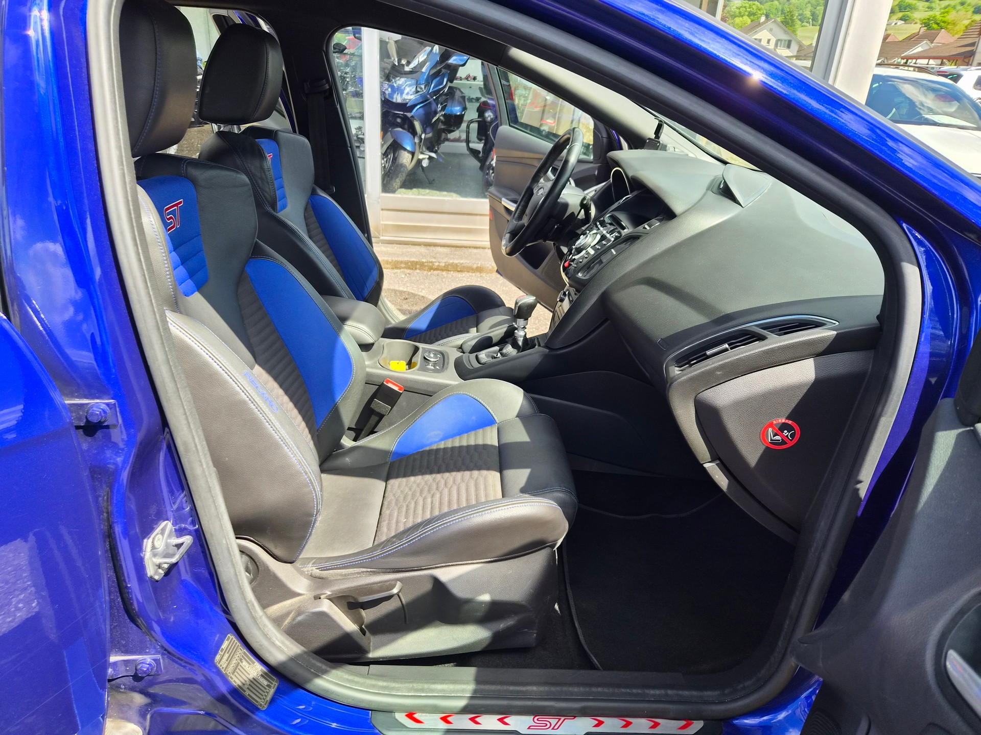 FORD Focus 2.0 SCTi ST-1-image-9