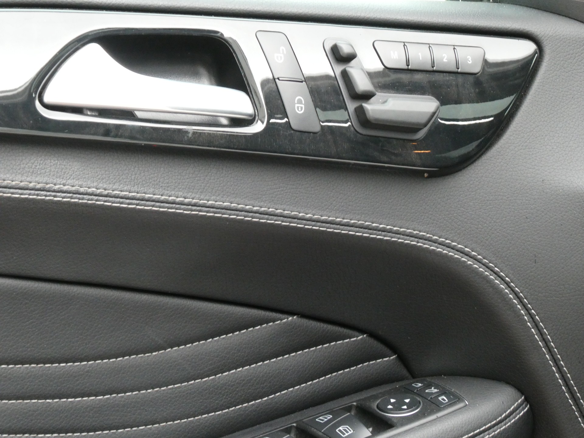 MERCEDES-BENZ ML 350 BlueTEC 4Matic 7G-Tronic (CH)-image-17
