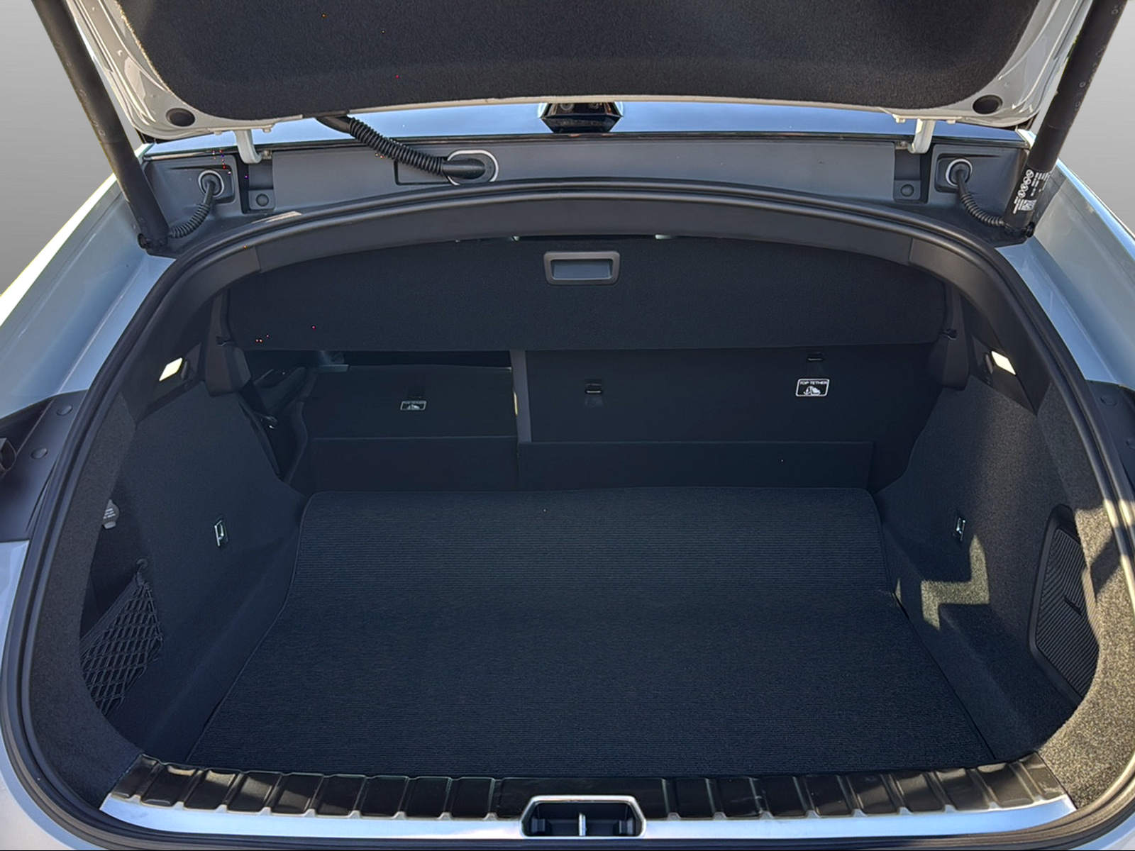 POLESTAR 4 Long Range Dual Motor-image-15
