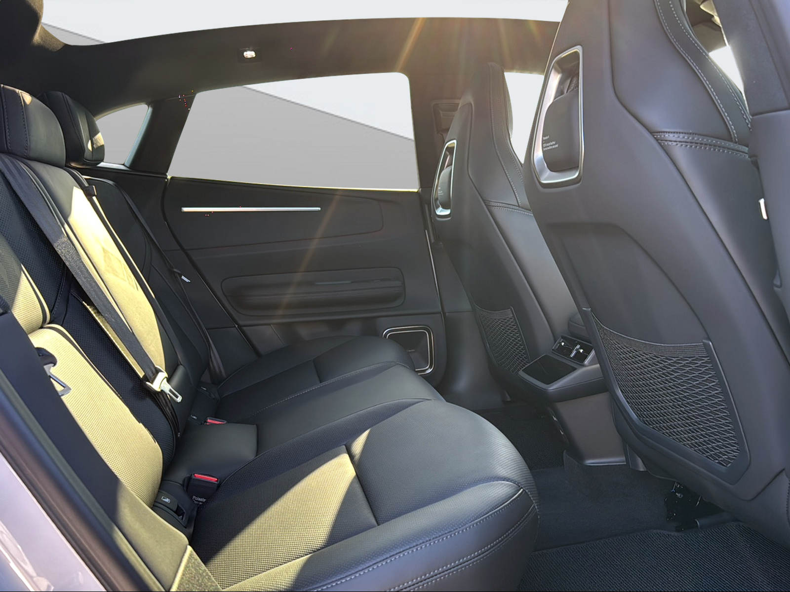 POLESTAR 4 Long Range Dual Motor-image-10