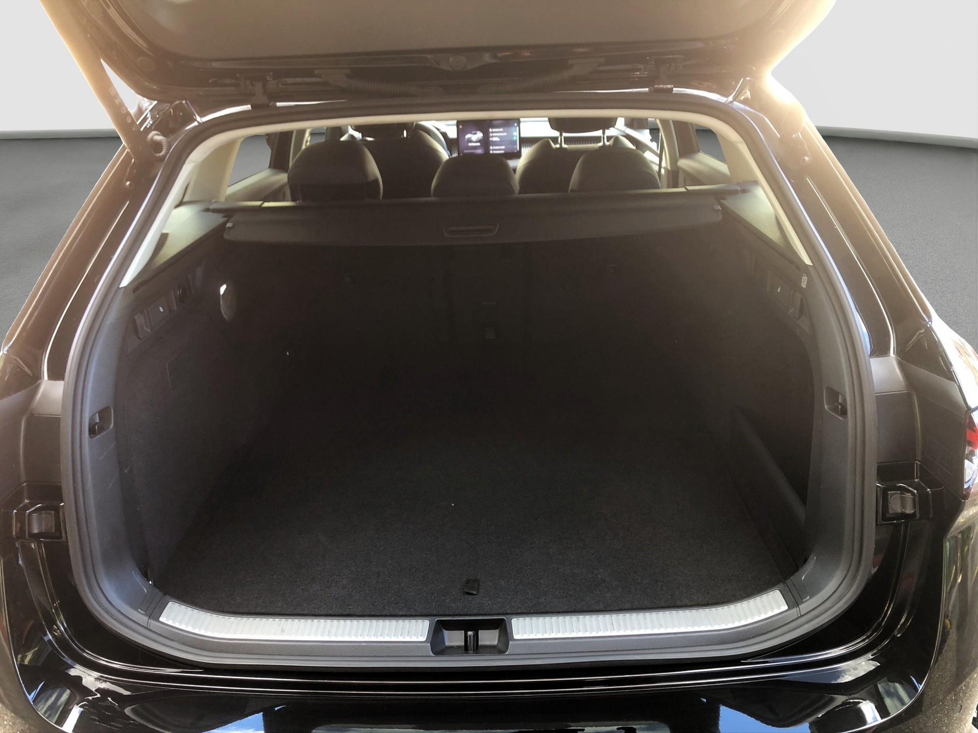 SKODA Superb Combi 1.5 TSI PHEV Selection DSG-image-13