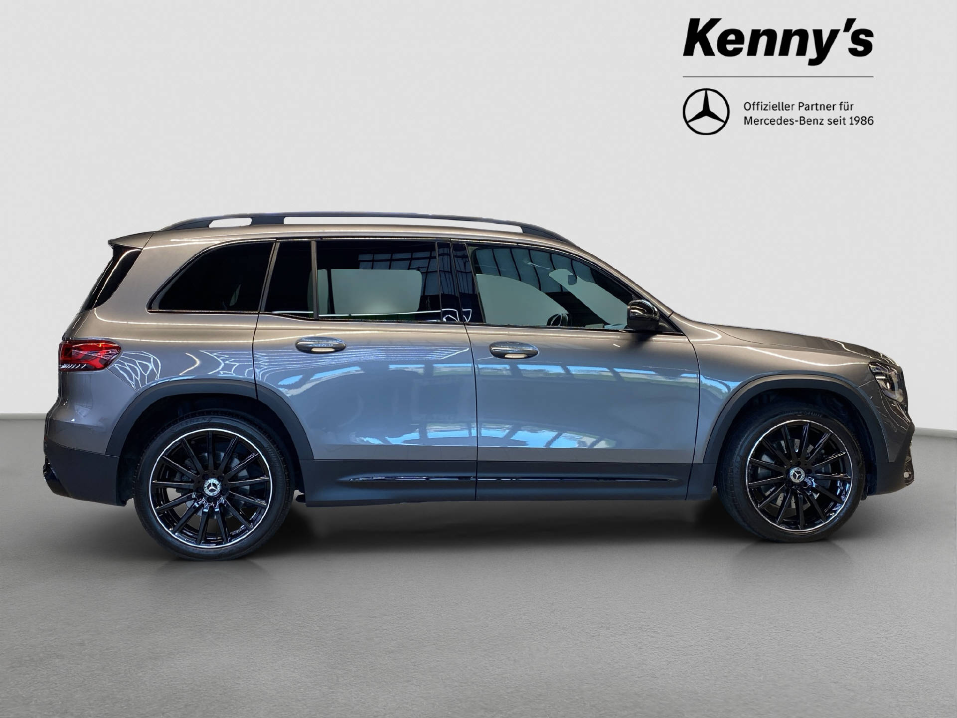 MERCEDES-BENZ GLB 250 AMG Line 4MATIC-image-3