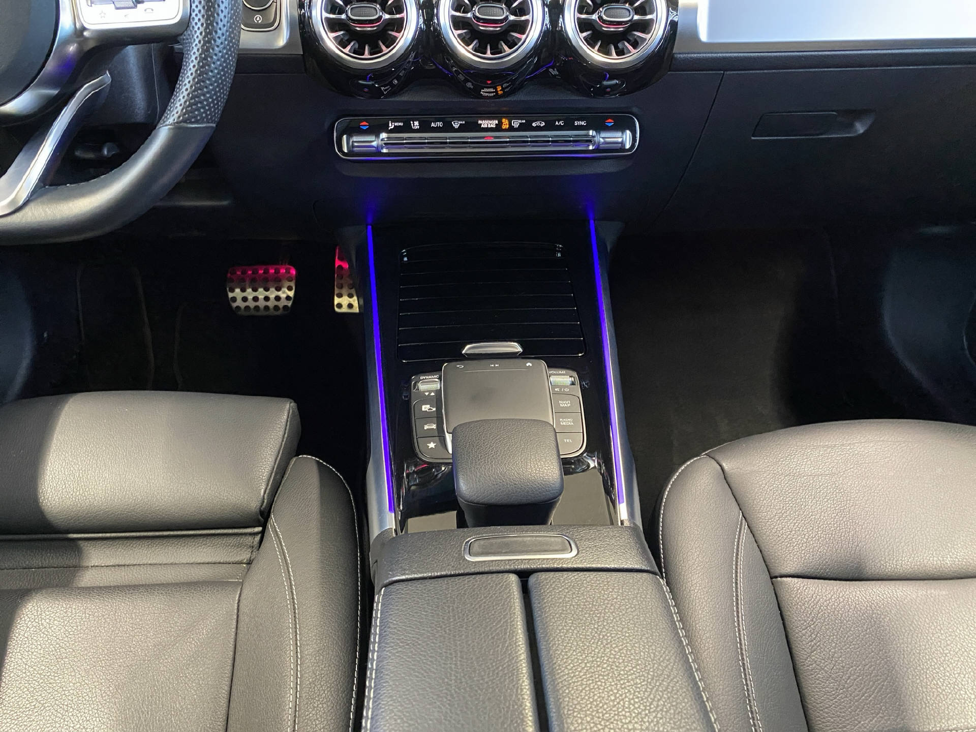 MERCEDES-BENZ GLB 250 AMG Line 4MATIC-image-10