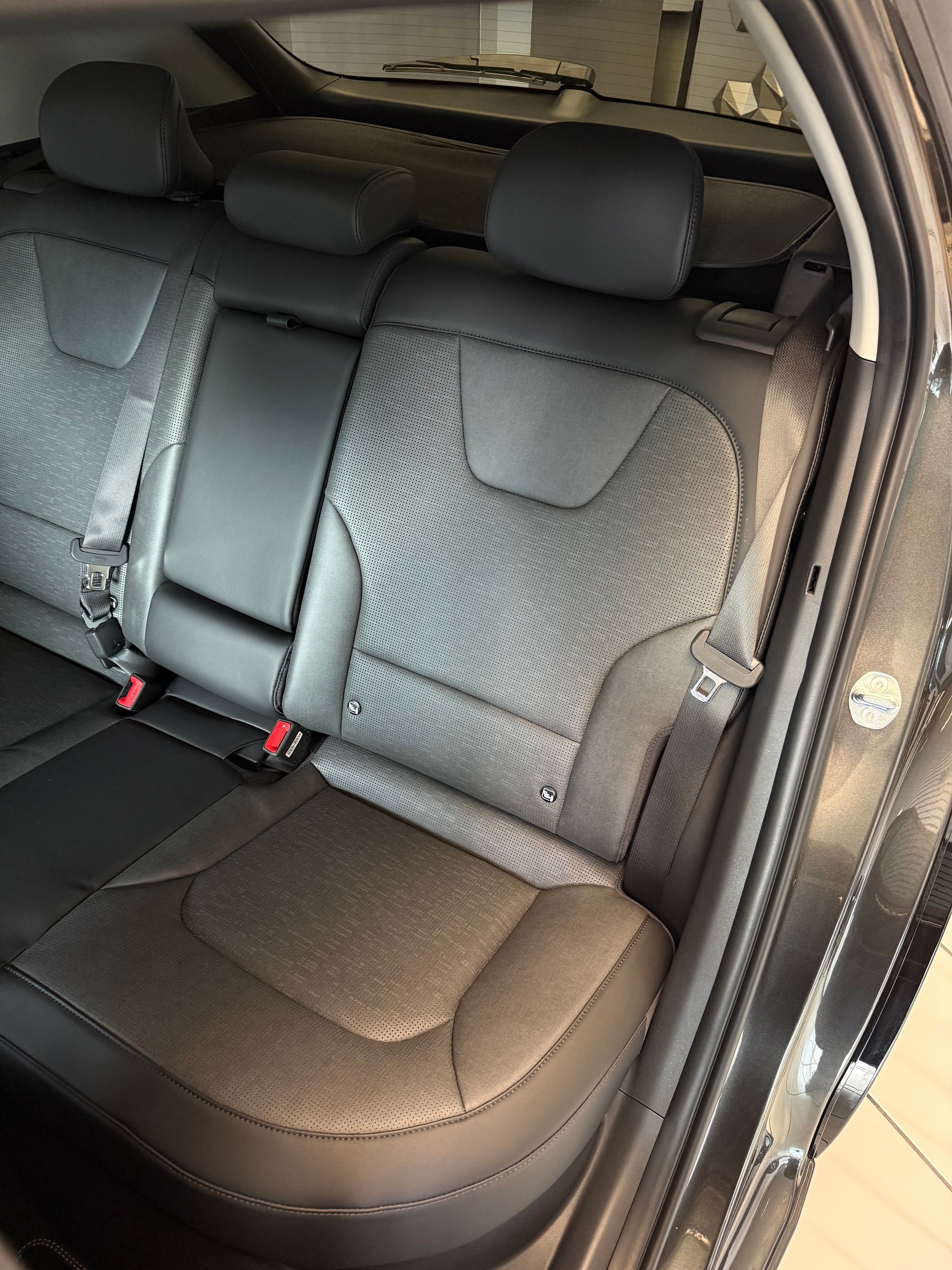 KIA Niro 1.6GDi Plug-in Hybrid Style DCT-image-8