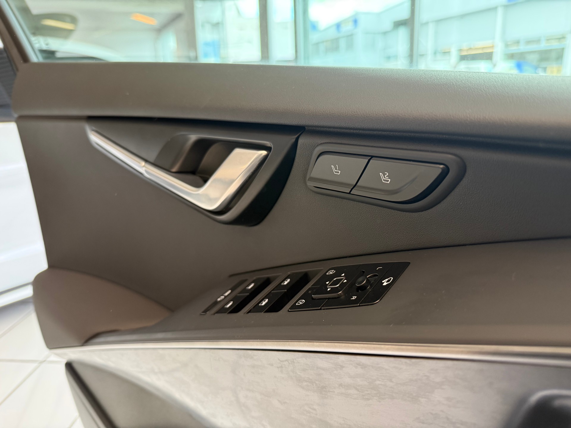 KIA Niro 1.6GDi Plug-in Hybrid Style DCT-image-24