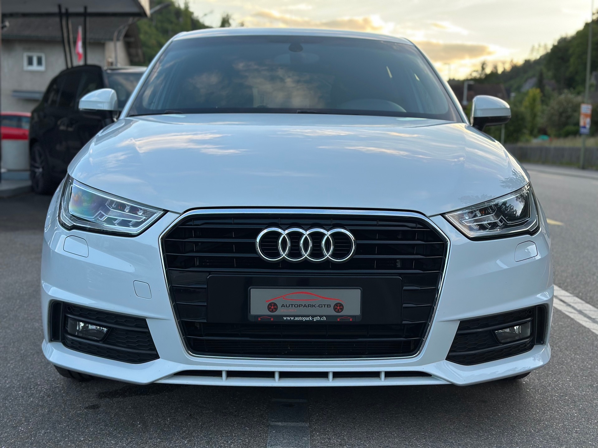 AUDI A1 Sportback 1.0 TFSI Sport-showroom-element-2