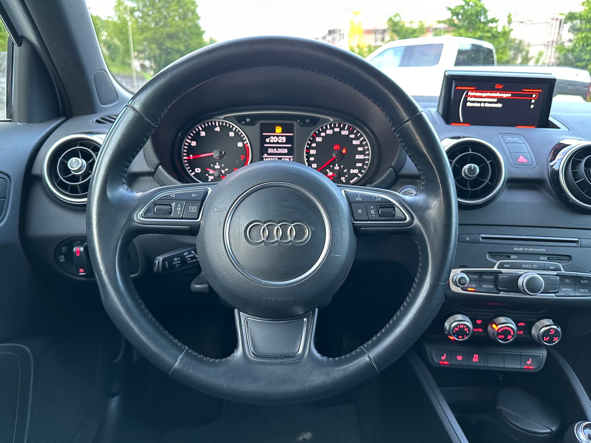 AUDI A1 Sportback 1.0 TFSI Sport-image-14