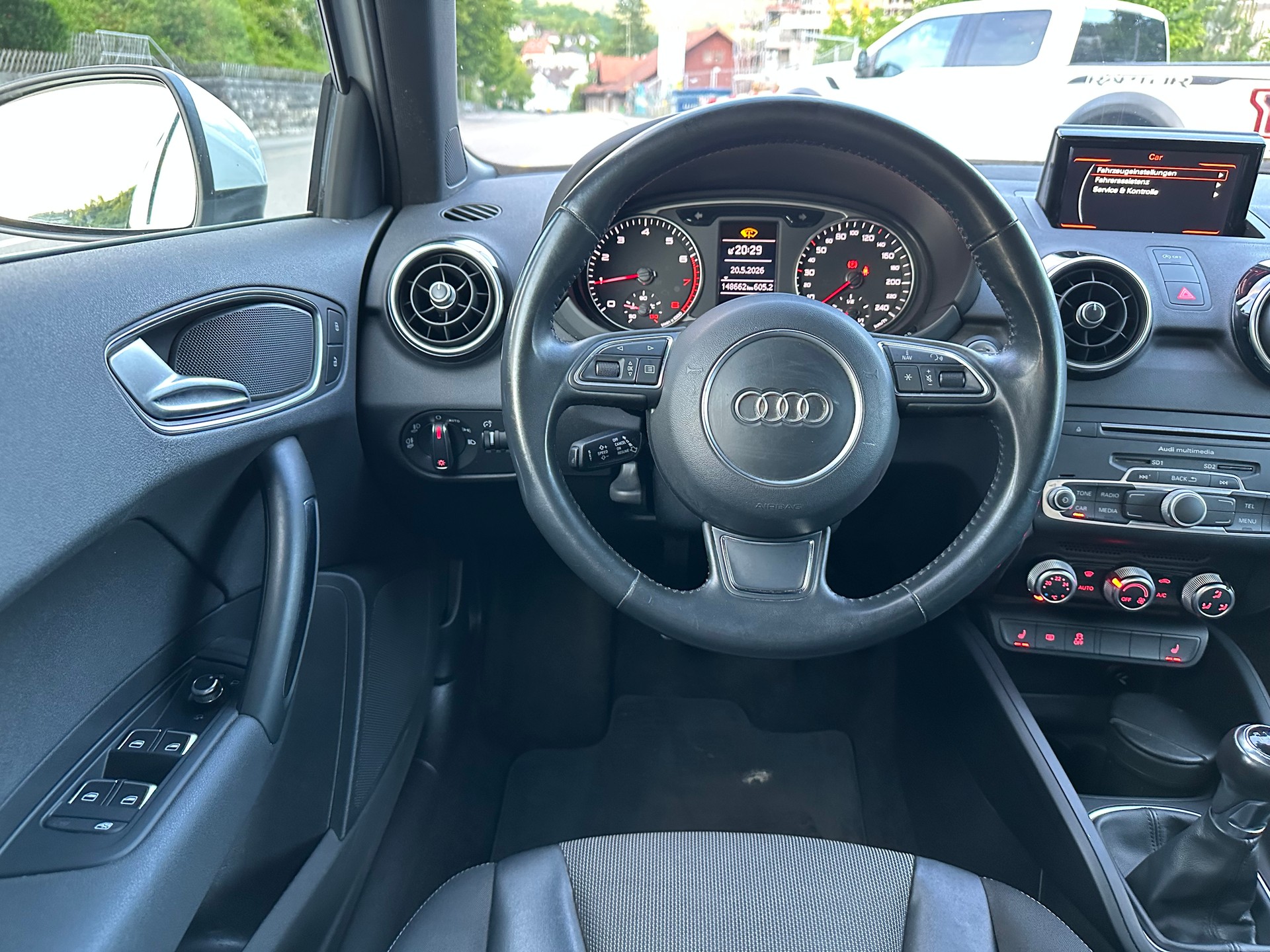 AUDI A1 Sportback 1.0 TFSI Sport-image-12