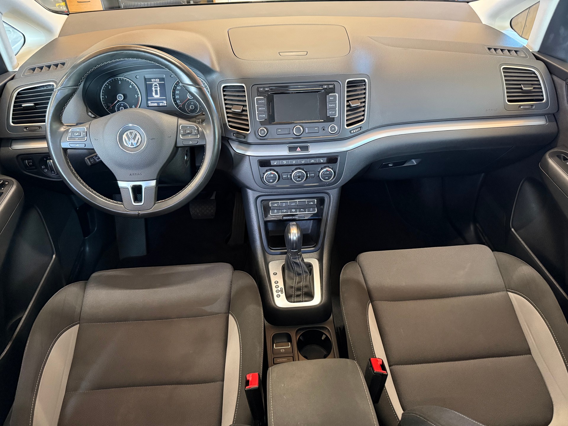 VW Sharan 2.0 TDI BMT Comfortline DSG-image-8