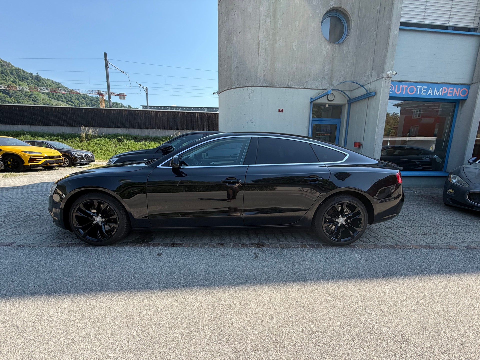 AUDI A5 Sportback 2.0 TDI-image-3