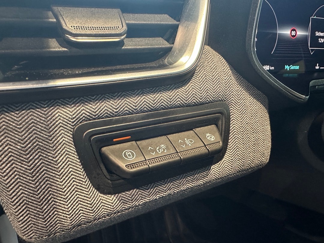 RENAULT Clio 1.0 Techno-image-8