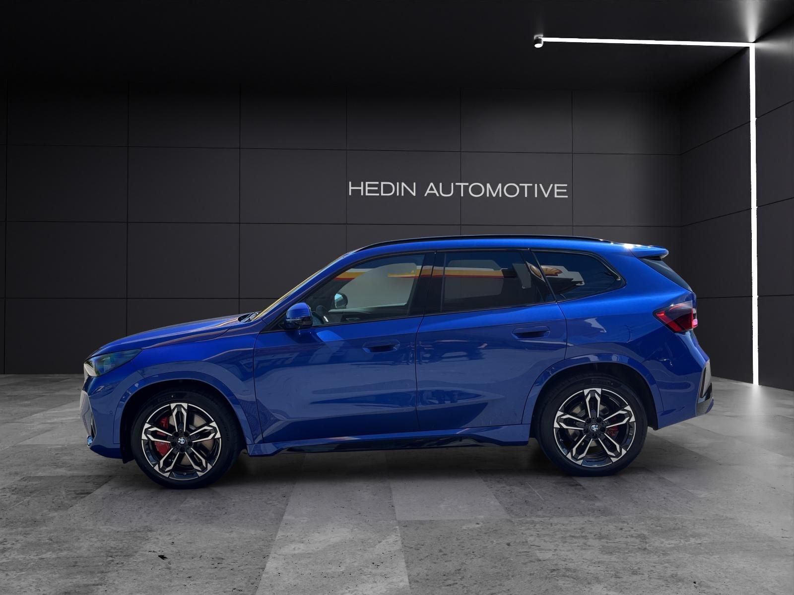 BMW iX1 30 xDrive-showroom-element-3