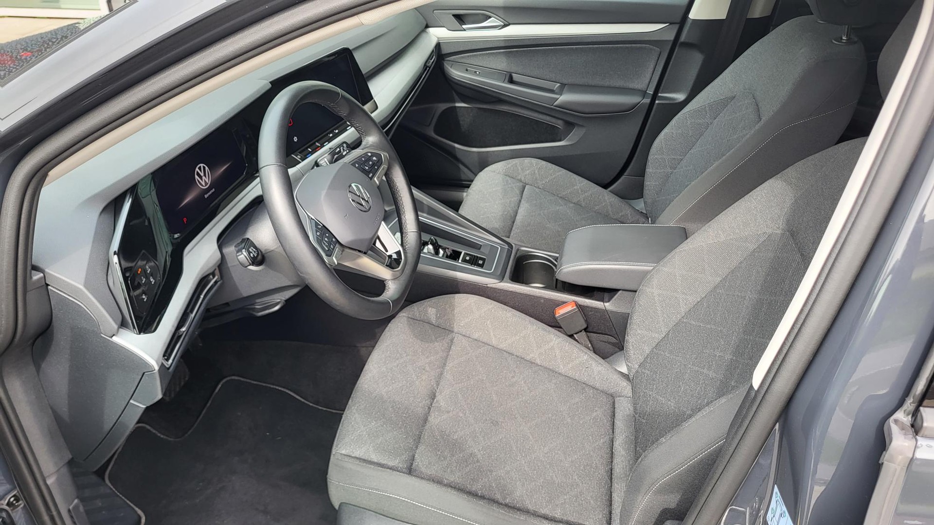 VW Golf 1.5 e TSI ACT Life DSG-image-7