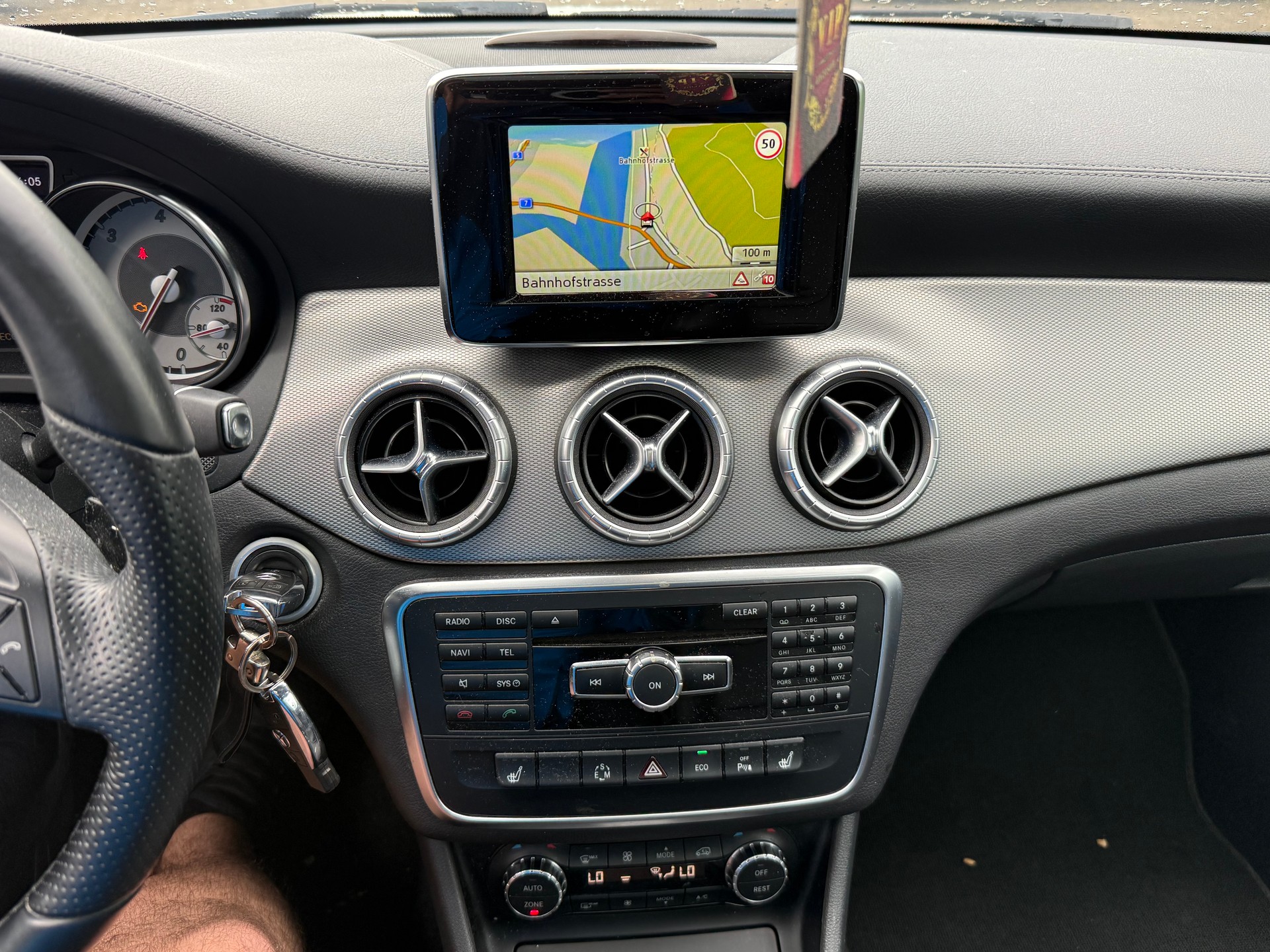 MERCEDES-BENZ CLA 220 CDI AMG Line 7G-DCT-image-10