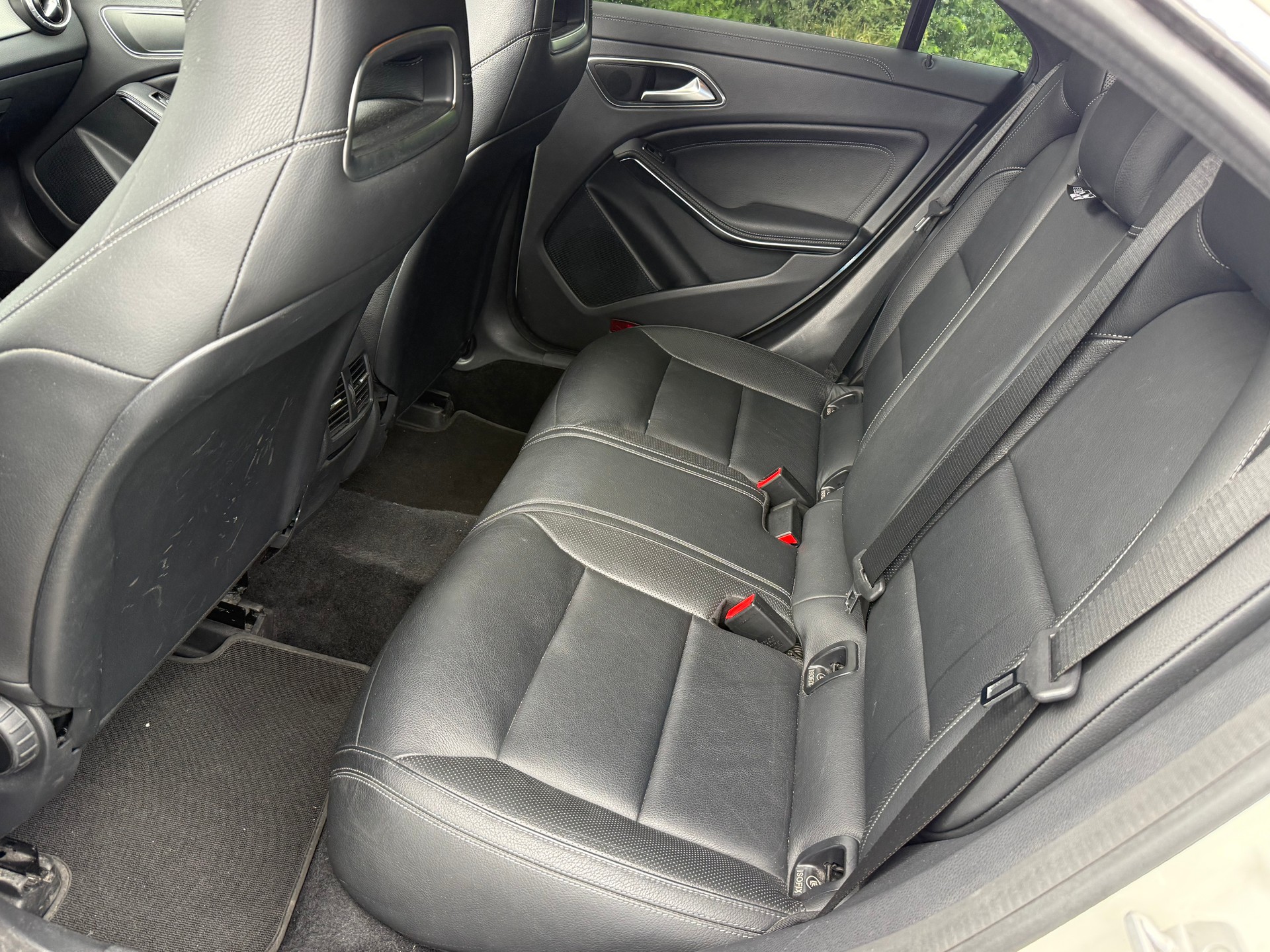 MERCEDES-BENZ CLA 220 CDI AMG Line 7G-DCT-image-5