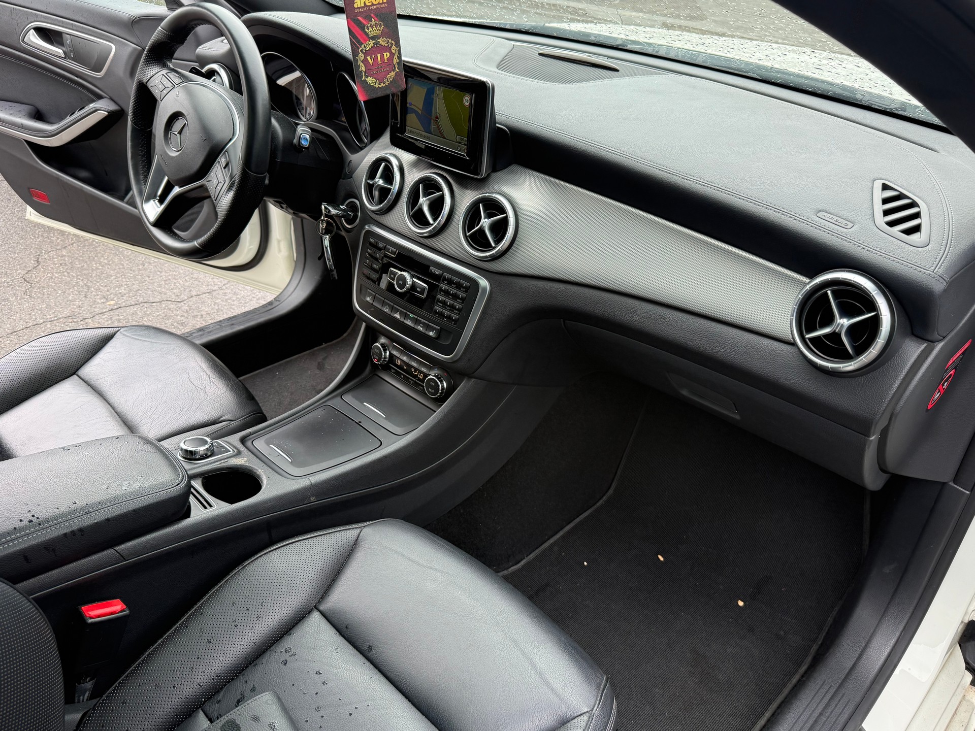 MERCEDES-BENZ CLA 220 CDI AMG Line 7G-DCT-image-13