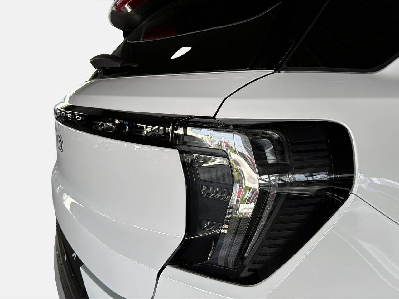 FORD Explorer Extended Range Premium AWD-image-10