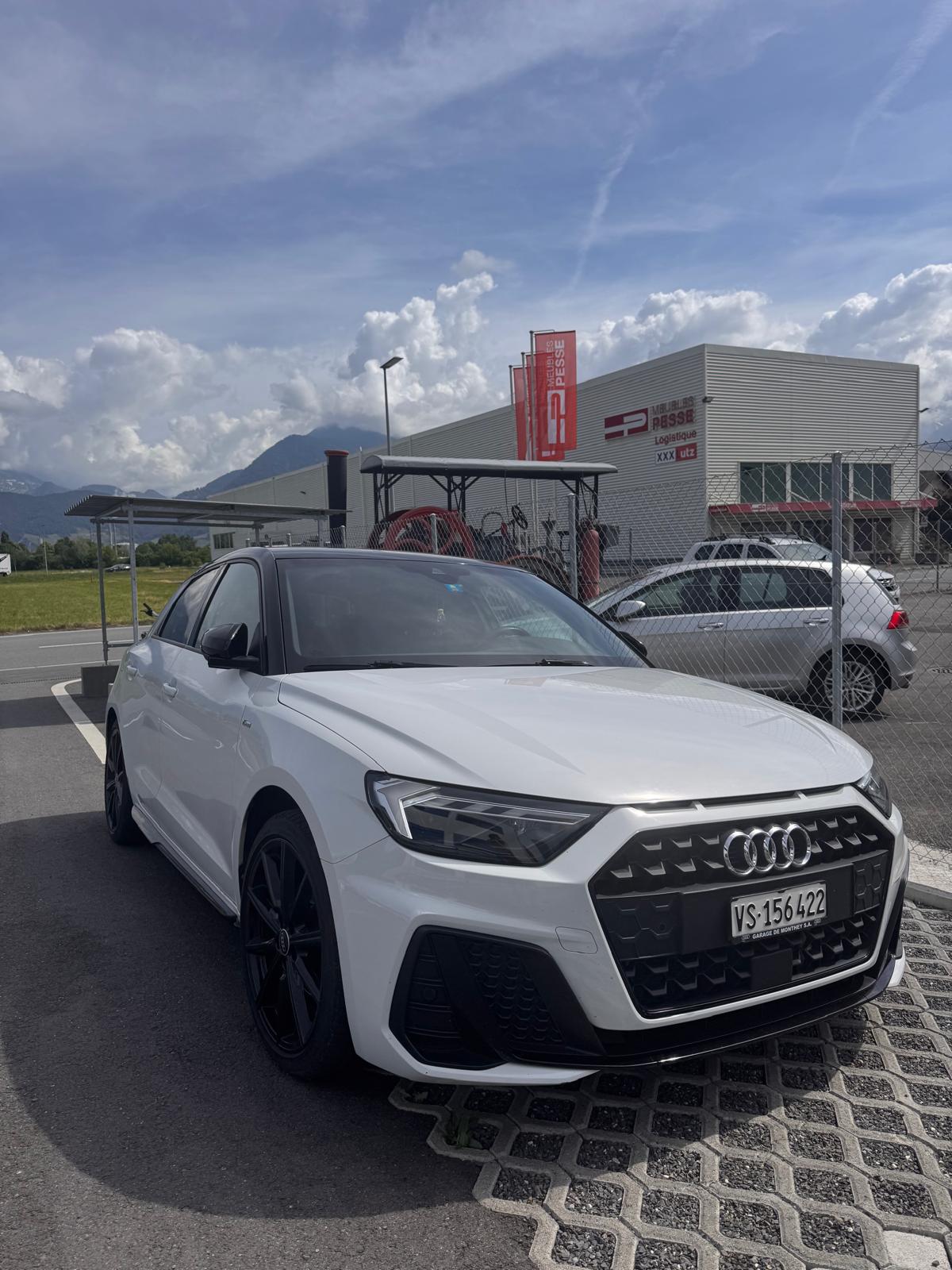 AUDI 1.0 30 TFSI S Line Attraction S-Tronic-image-0