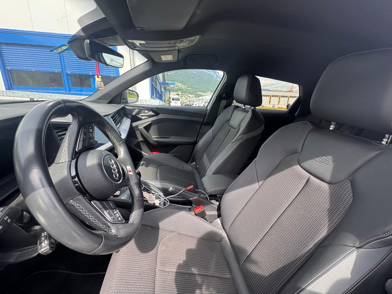 AUDI 1.0 30 TFSI S Line Attraction S-Tronic-image-2
