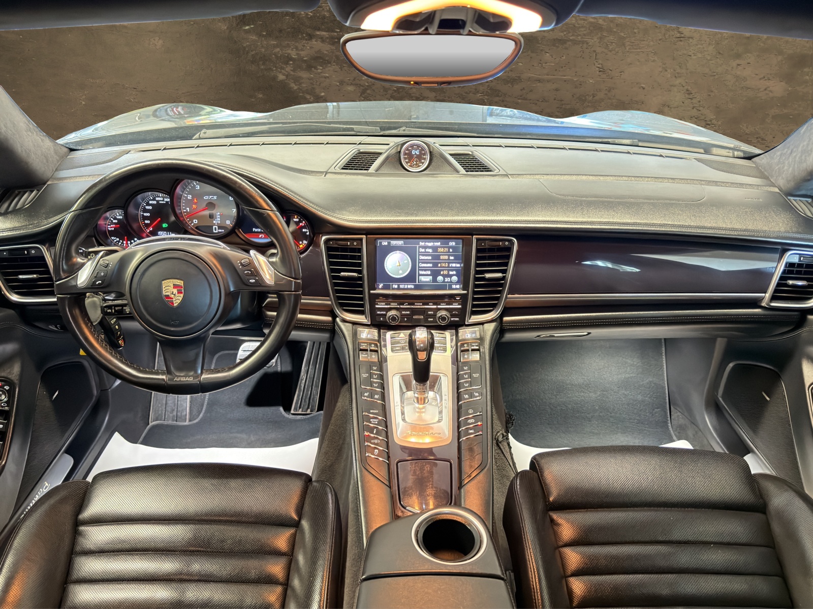 PORSCHE Panamera GTS 4.8 PDK-image-3